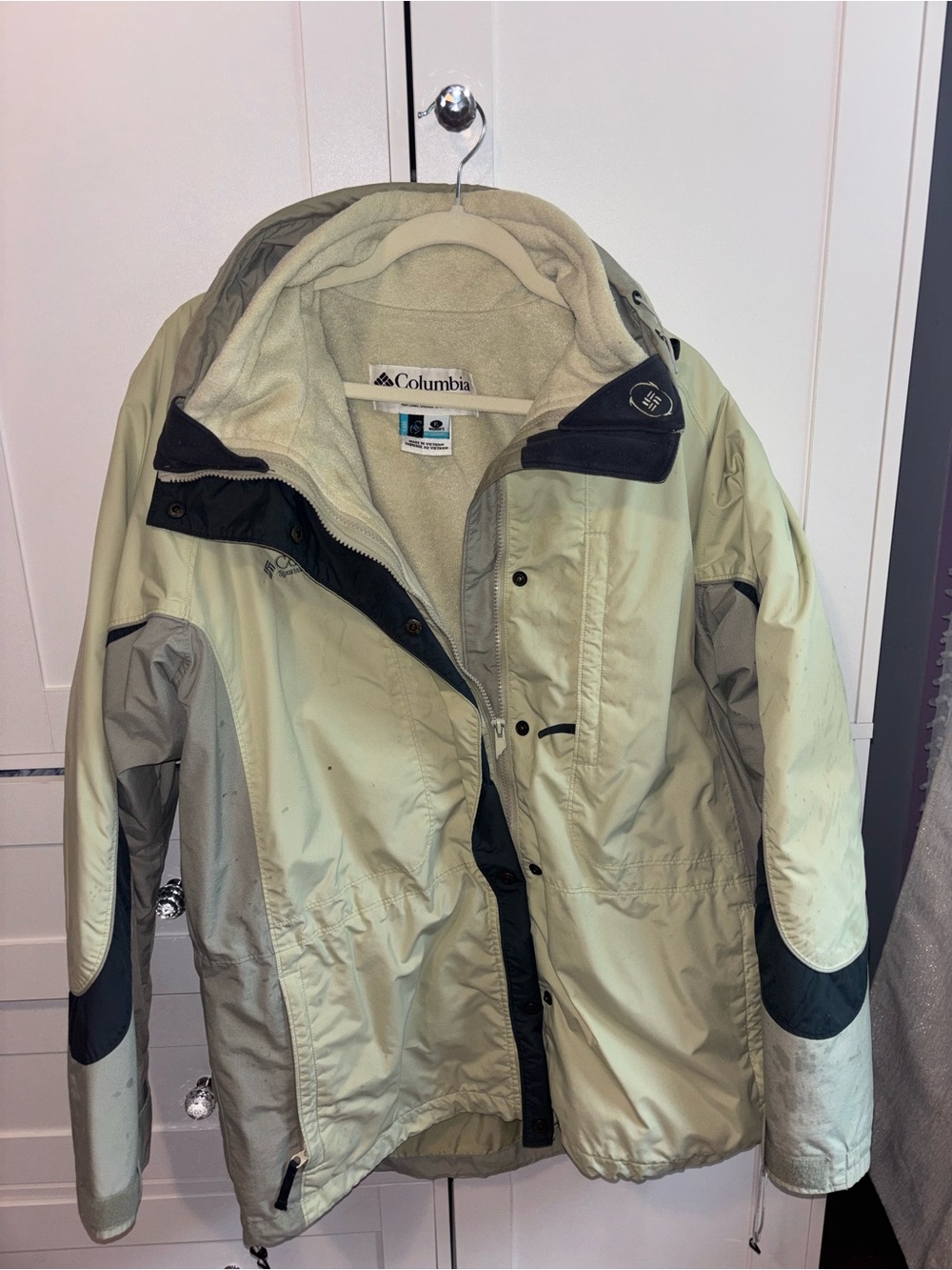 Columbia Women's Sage & Gray Ski Jacket